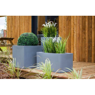 Záhradný kvetináč biely/sivý v tvare kocky