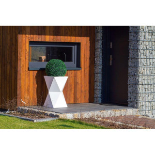 Tvarovaný kvetináč s LED osvetlením