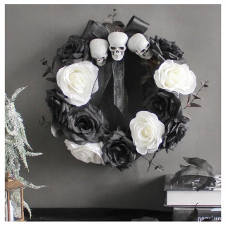 Čierno-biely veniec na dvere na halloween