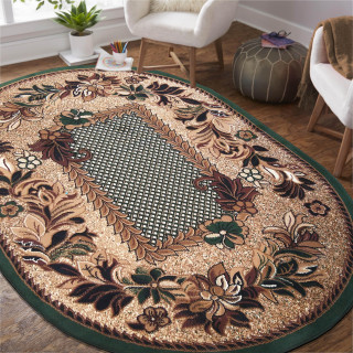 Oválny koberec s zeleným detailom