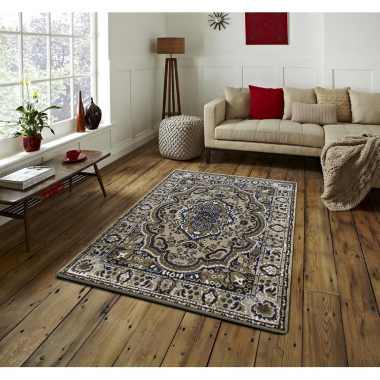 Nádherný koberec v červenej farbe