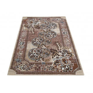 Klasický koberec v červenej farbe