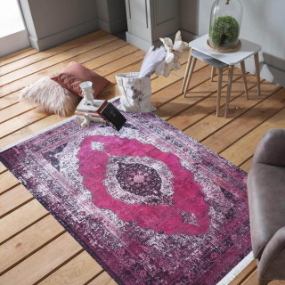 Vintage koberec bordovej farby