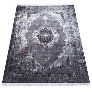 Vintage koberec v sivej farbe so vzorom