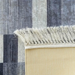 Moderný koberec so štvorcovým vzorom