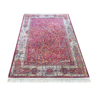 Exkluzívny hodvábny koberec v červenej farbe