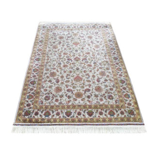 Exkluzívny hodvábny koberec v krémovej farbe