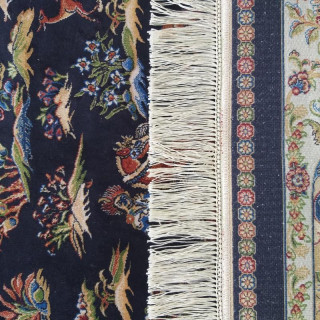 Exkluzívny hodvábny koberec so vzorom v modrej farbe