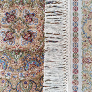 Krásny hodvábny koberec v štýle vintage