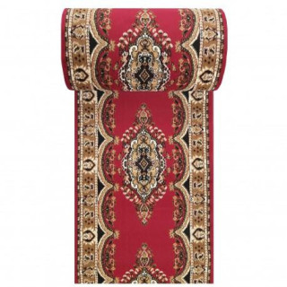 Metrážny koberec červenej farby s krásnym ornamentom