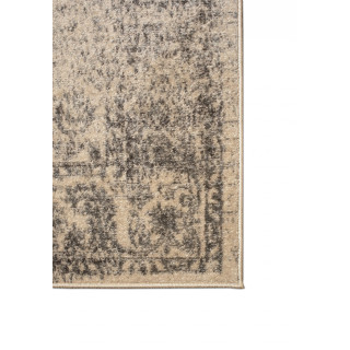 Svetlosivý koberec s jemným vzorom