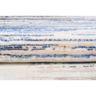 Bielo - modrý koberec s jemným vzorom