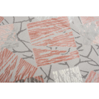 Koberec s geometrickým vzorom v ružovej farbe