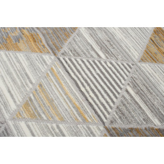 Žltý vzorovaný koberec