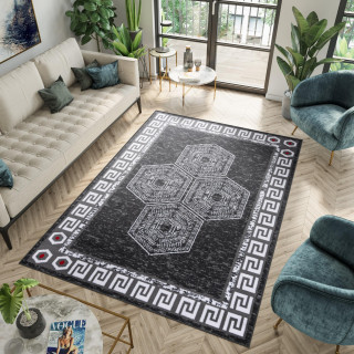 Koberec v tmavosivej farbe