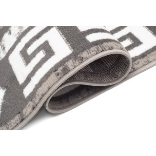 Koberec v tmavosivej farbe