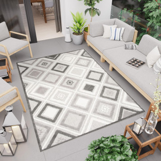Sivý exteriérový koberec so vzorom