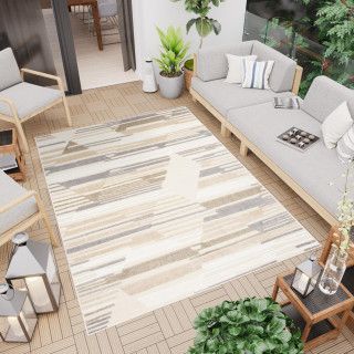 Vzorovaný koberec krémovej farby