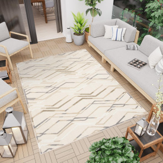 Krémový koberec s jemným vzorom