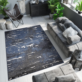 Koberec tmavomodrý so vzorom