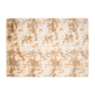 Béžový shaggy koberec