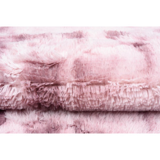 Shaggy ružový koberec so vzorom