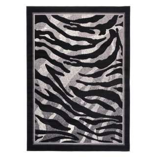 Koberec s čiernym vzorom