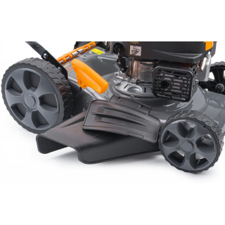 Bencinska kosilnica s pogonom in prostornino košare 62L