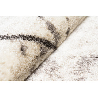 Moderný vzorovaný koberec