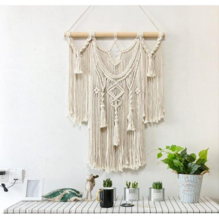 Pletená ozdoba makramé na stenu