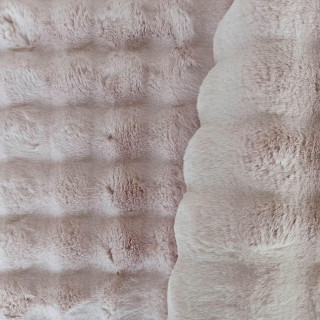 Shaggy 3D koberec v púdrovej farbe