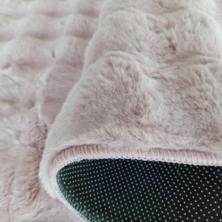 Shaggy 3D koberec v púdrovej farbe