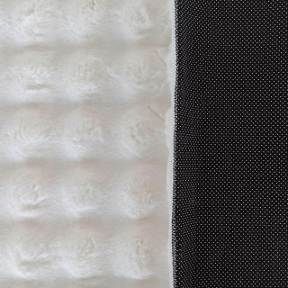 Shaggy 3D koberec v bielej farbe