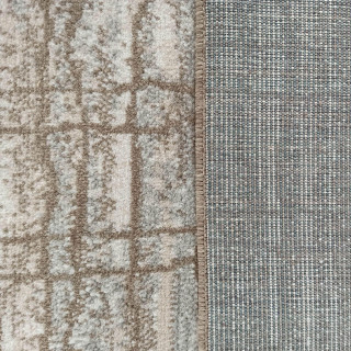 Koberec s jemnými prúžkami