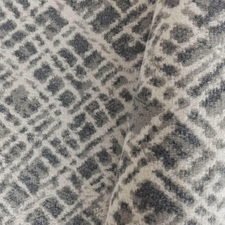 Sivý koberec s moderným vzorom