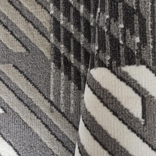 Moderný koberec v sivej farbe