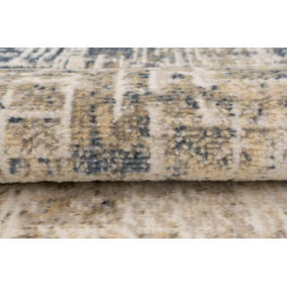 Modrý koberec s jemným vzorom