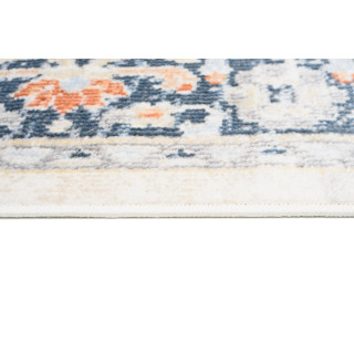 Koberec s kvetinovým vzorom v jemnej farbe