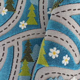 Modrý koberec s motívom ulice