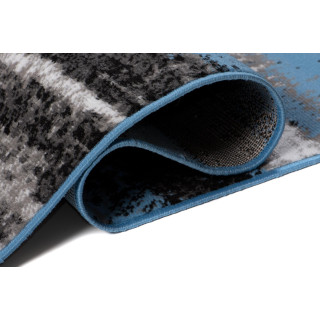 Moderný koberec v modrej farbe