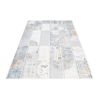 Krémový koberec so vzormi