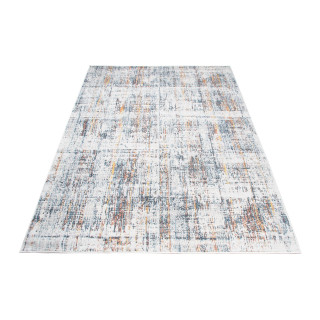 Vzorovaný koberec v sivej farbe