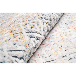 Viacfarebný vzorovaný koberec