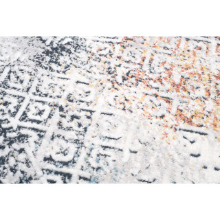 Viacfarebný vzorovaný koberec