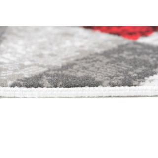 Sivo-červený koberec s jednoduchým vzorom