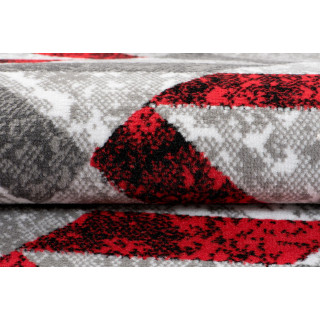 Sivo-červený koberec s jednoduchým vzorom