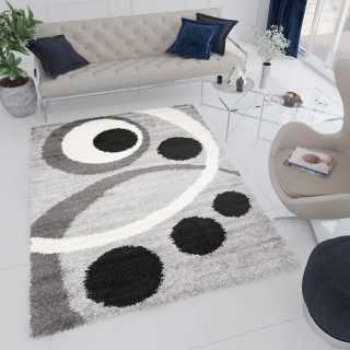 Sivý shaggy koberec so vzorom