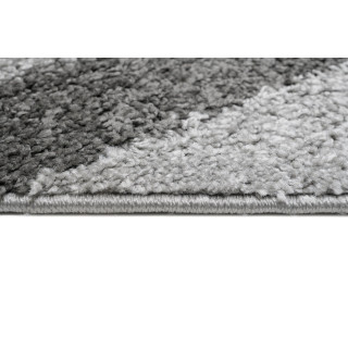 Shaggy koberec s geometrickým vzorom