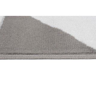 Vzorovaný moderný koberec v jemných farbách