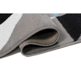 Vzorovaný moderný koberec sivej farby